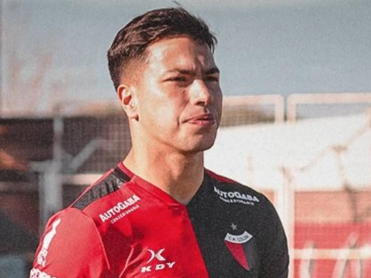 Futbolista presenta a su novio en medio de entrevista y equipo toma decisión