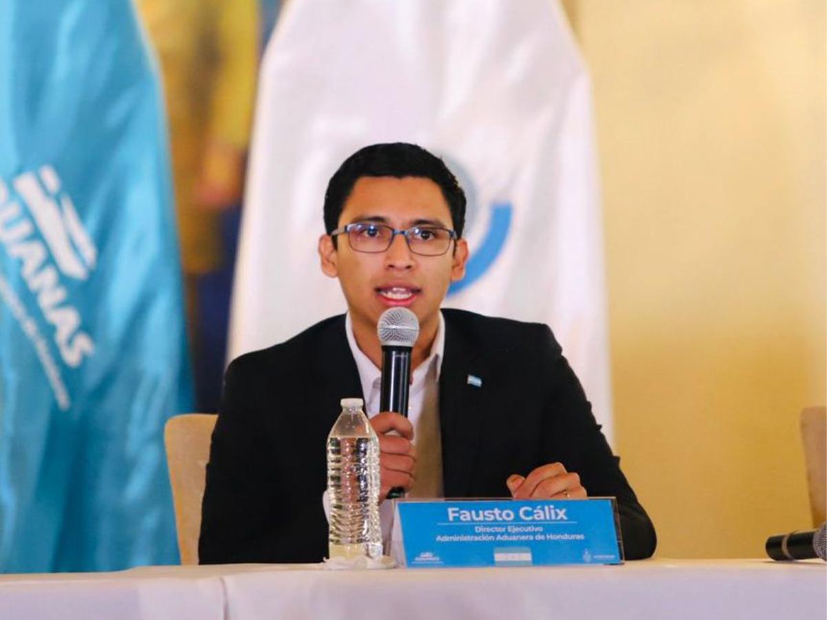 Fausto Cálix, director ejecutivo de Aduanas Honduras, destaca los avances en la recaudación fiscal de L13,844.55 millones.
