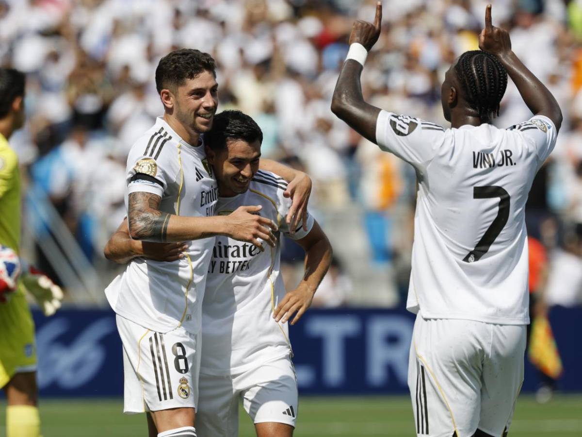 Real Madrid- Pachuca: Enfado de Xabi, mofa a Vinicius y polémico gesto de árbitro