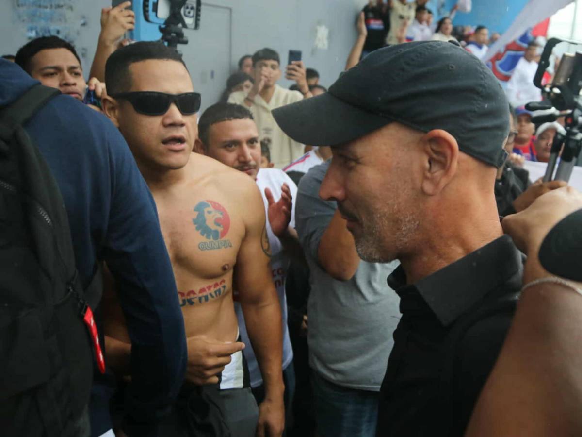 Tensión: Encerrona de la Ultra Fiel a futbolistas del Olimpia y así terminó todo