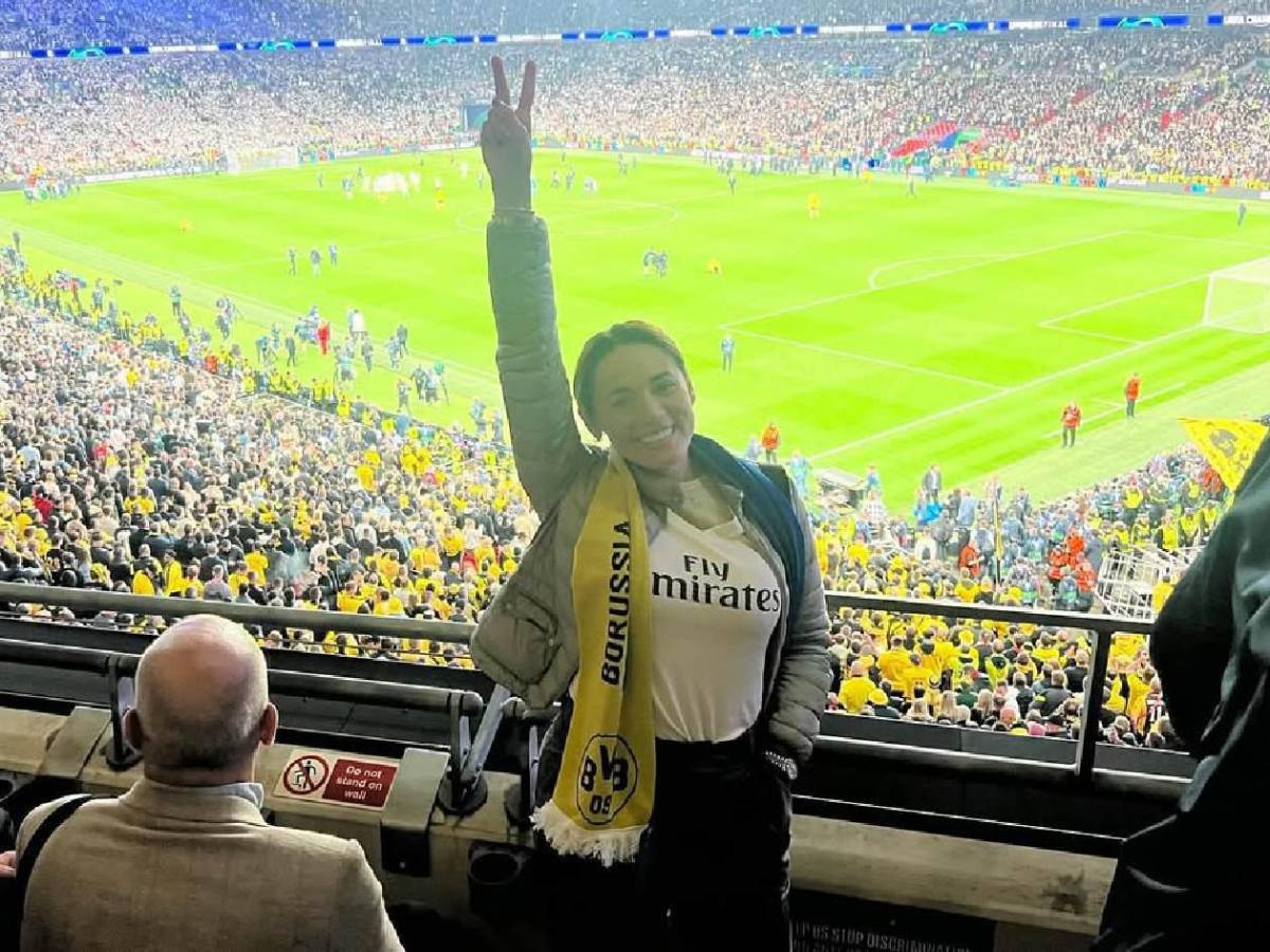 Exnovia de Maradona confirma noviazgo con polémico futbolista