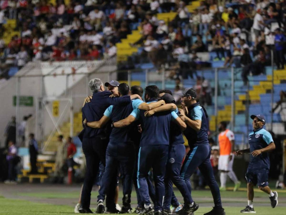 Pelea de Olimpia y Motagua, Auzmendi aturdido y olimpistas se rebelan