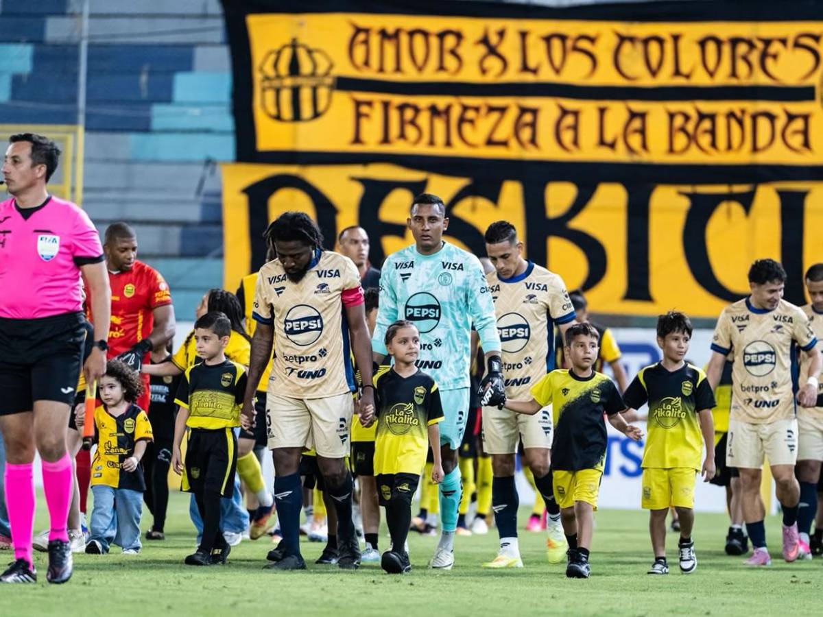 El error que dejó pasar el árbitro, fichaje del Real España, el que dijo adiós y bellas chicas