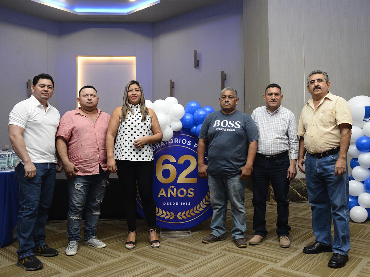 Los colaboradores y ejecutivos de los diferentes departamentos y ciudades se reunieron para ser parte de la celebración del 62 aniversario de Laboratorios Finlay.