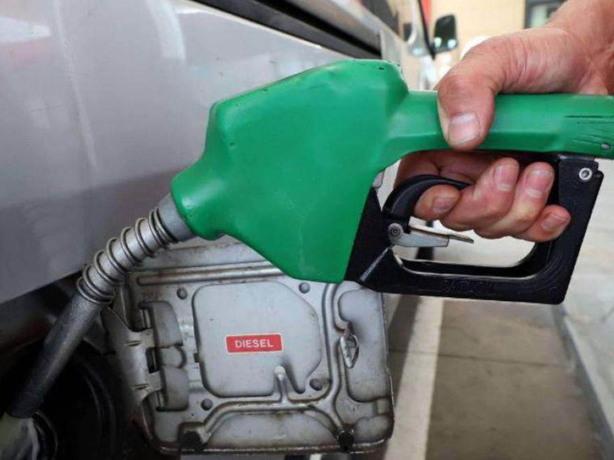 Trancazo: Más de dos lempiras el incremento a los combustibles