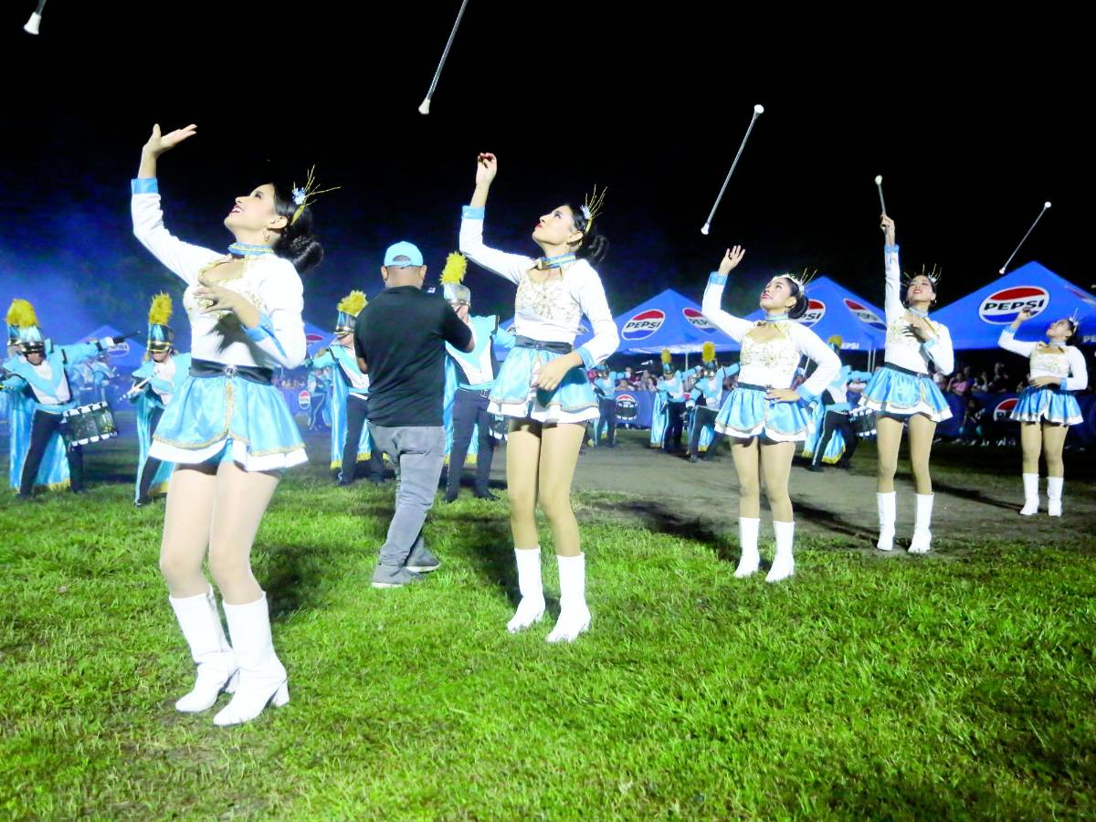 Hermosas palillonas adornaron el evento.