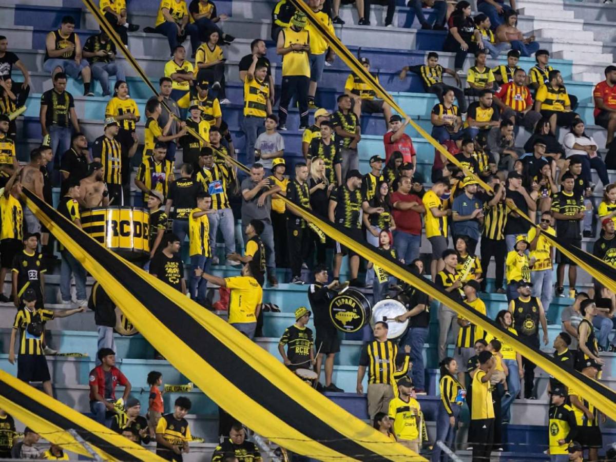 Bailes, locura del Real España, Pavón sorprendió, ¿qué pasó con Tilguath?