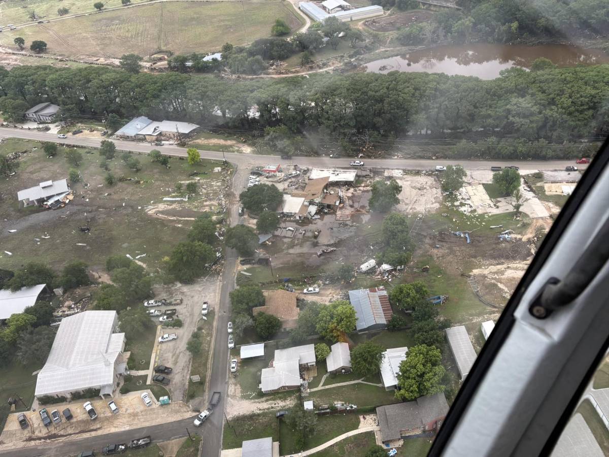 “No nos detendremos”: continúan las búsquedas tras devastadora inundación en Texas