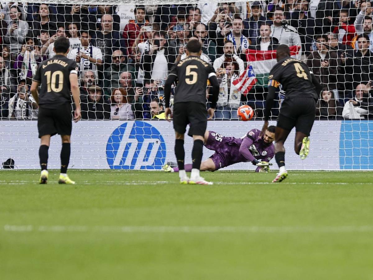 Real Madrid recibe 'regalo' arbitral, Vinicius señalado y enfado de Mbappé