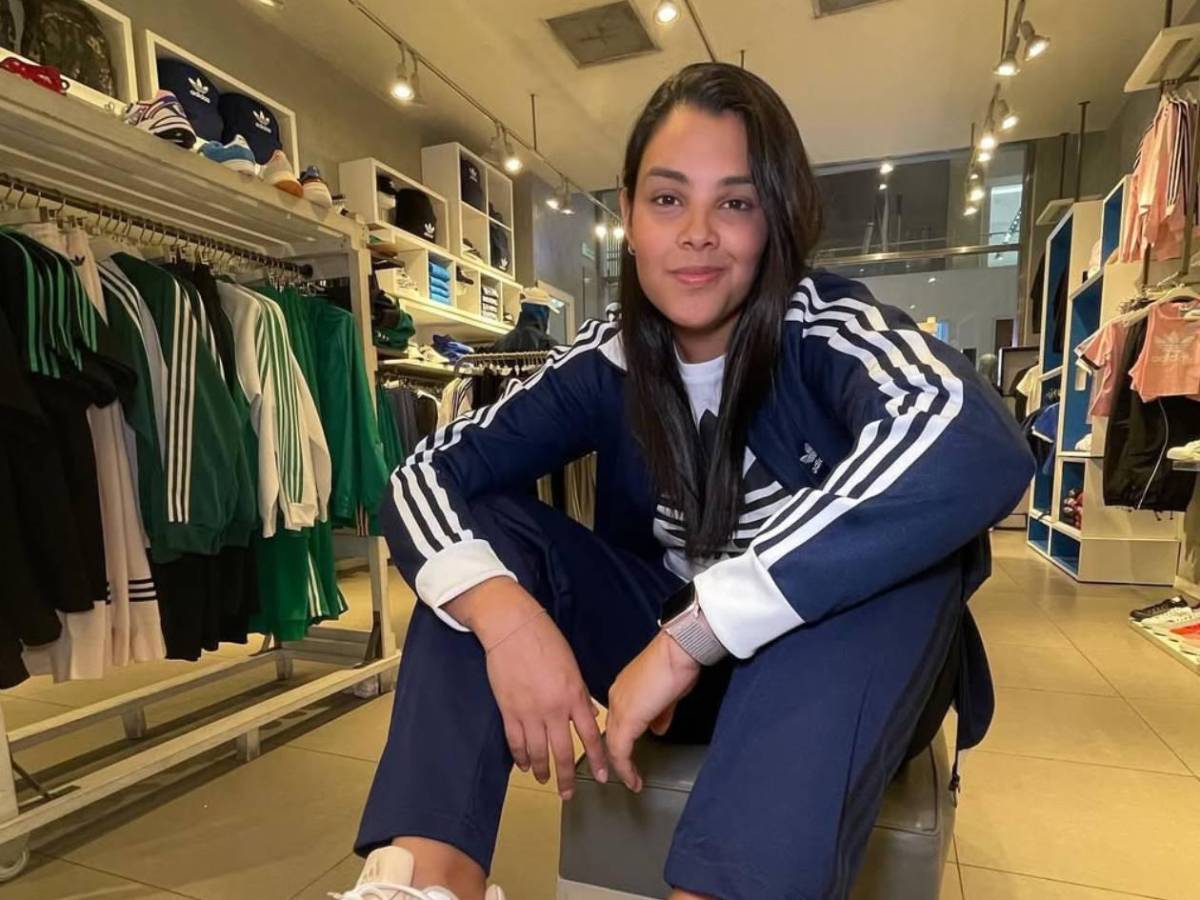 Periodista deportiva se retira, abandona el país y se casa con otra chica en México