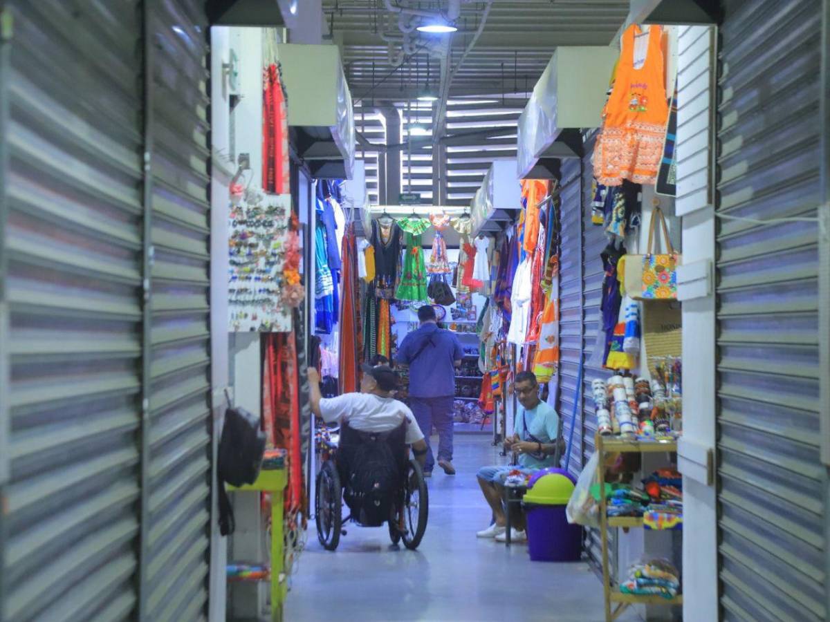 Entre colores y artesanías, así cobra vida y deja huella el mercado Guamilito
