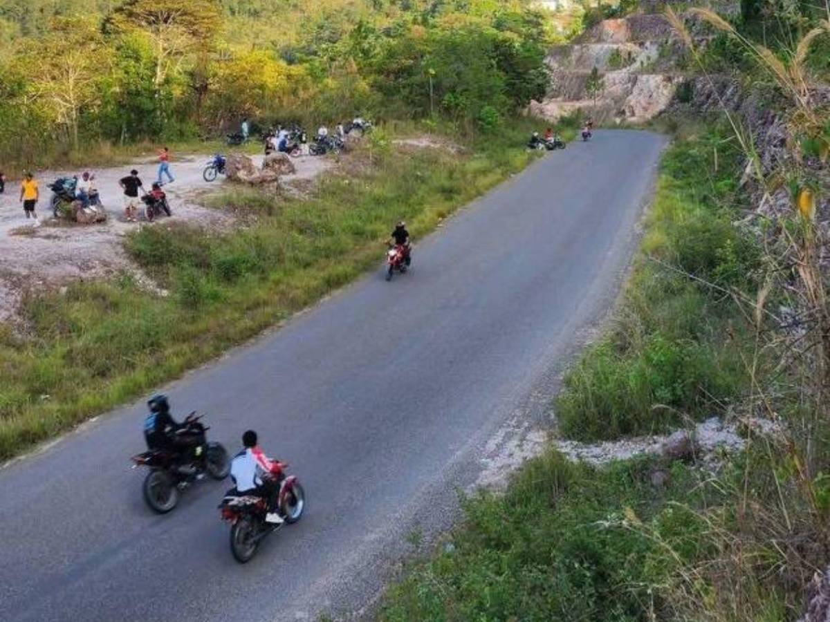 Tres diputados impulsan licencias de conducir para menores de edad en Honduras