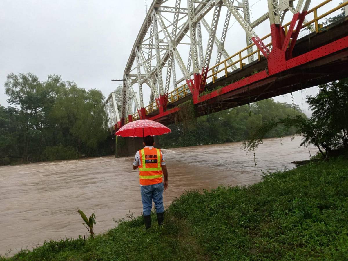 Lluvias intensas golpean el litoral Atlántico y obligan a evacuaciones