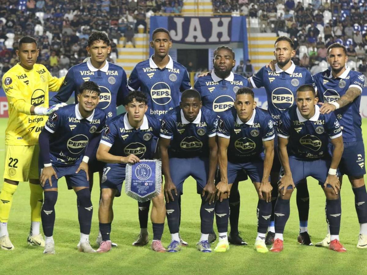 La fiesta de Motagua, el villano del Alianza, enfado con el árbitro y rubia roba miradas