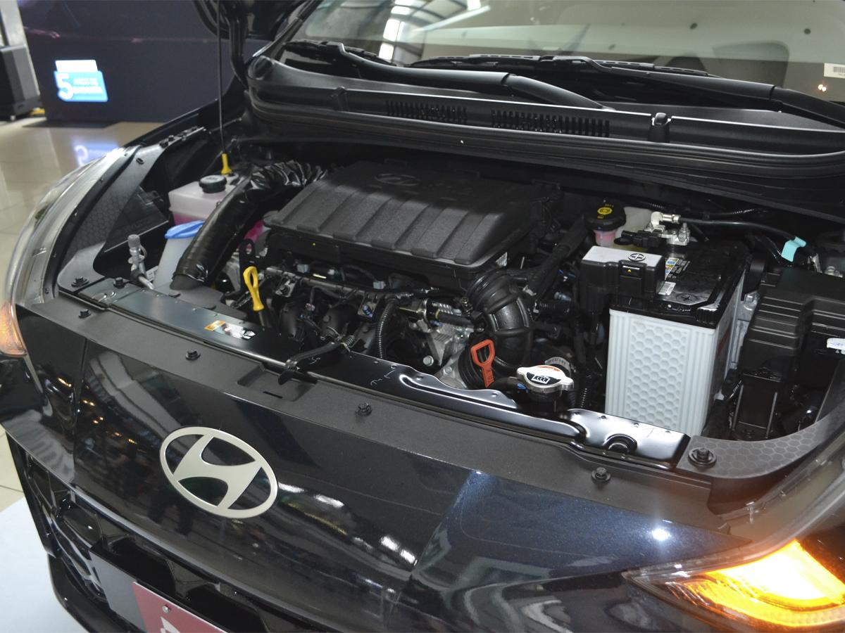 El Hyundai Grand i10 Hatchback está disponible en modelos automático y mecánico para adaptarse a las preferencias de los clientes.