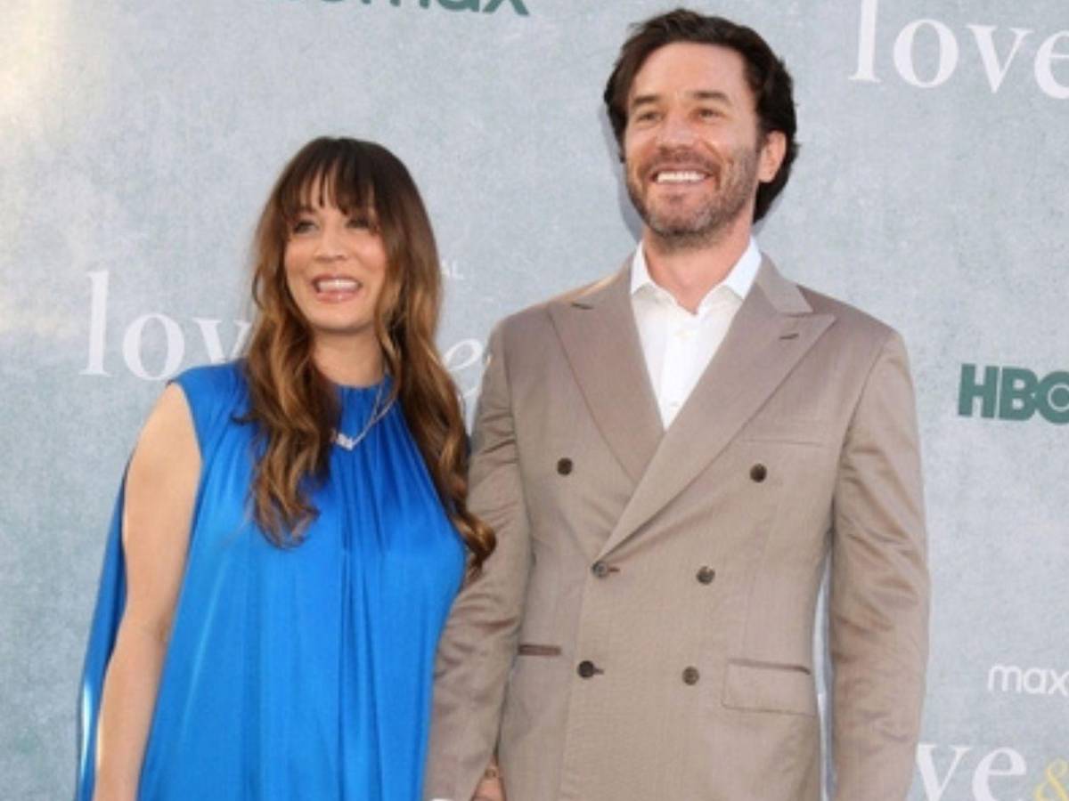 Kaley Cuoco revela por qué ella y su prometido duermen en camas separadas