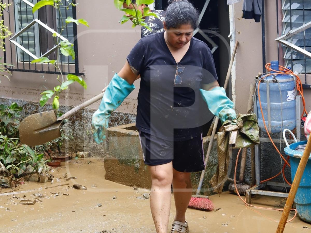 Fuertes lluvias desbordan río Helado en Los Naranjos, Santa Cruz de Yojoa