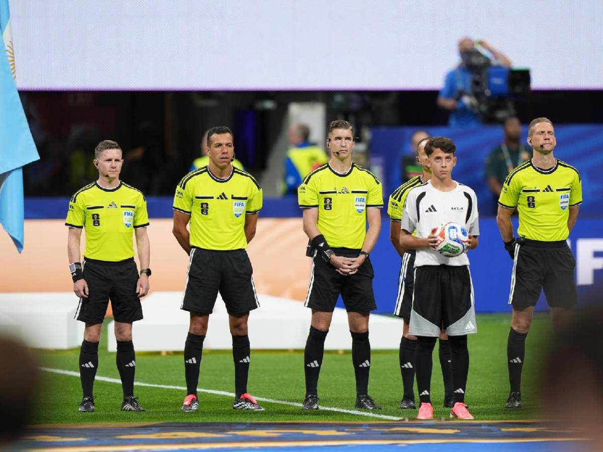 FIFA toma decisión con árbitro del polémico Argentina-Egipto en el Mundial