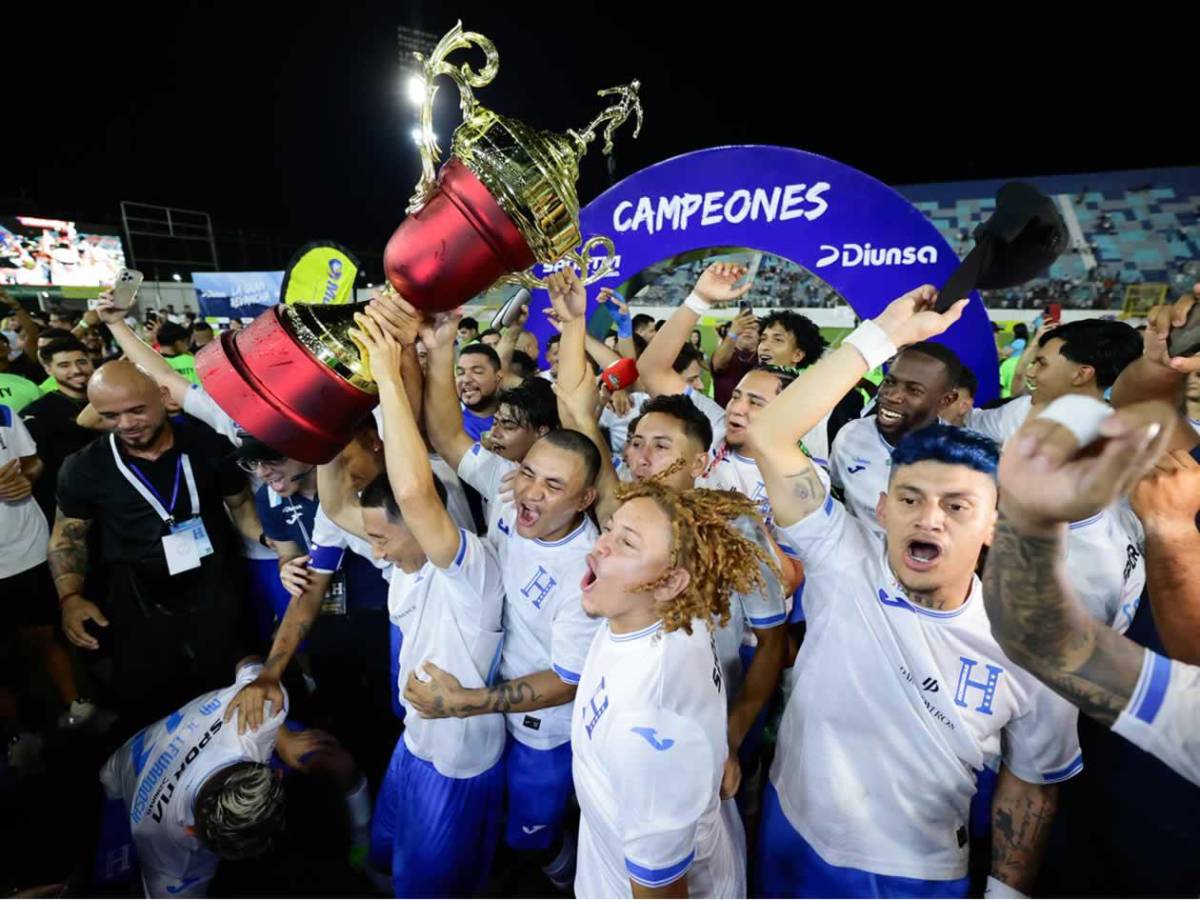 Tiktokers de Honduras festejan, Supremo conquista a Milagro, relajo y ¿quién es la chica de azul?