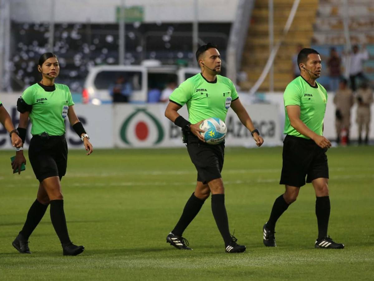 Said Martínez, víctima de los disturbios entre las barras de Motagua y Olimpia