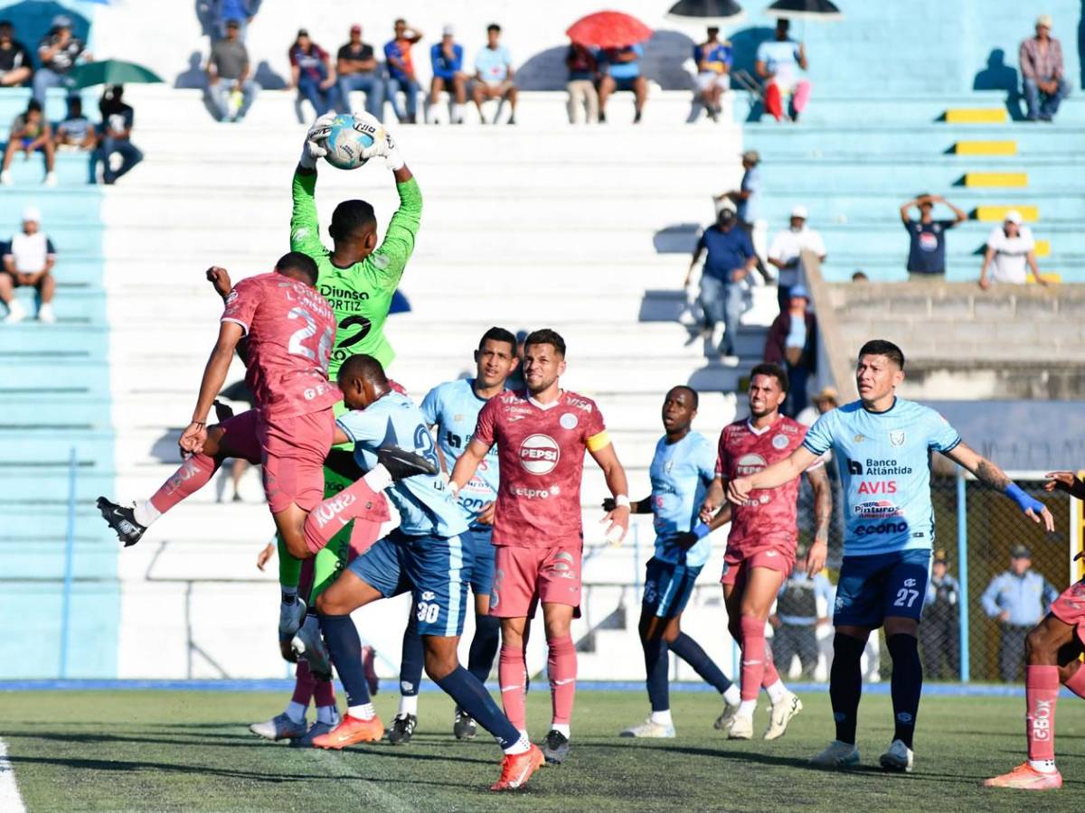 Rodrigo de Olivera destroza a Génesis, Elis sorprende y bella esposa de exfutbolista