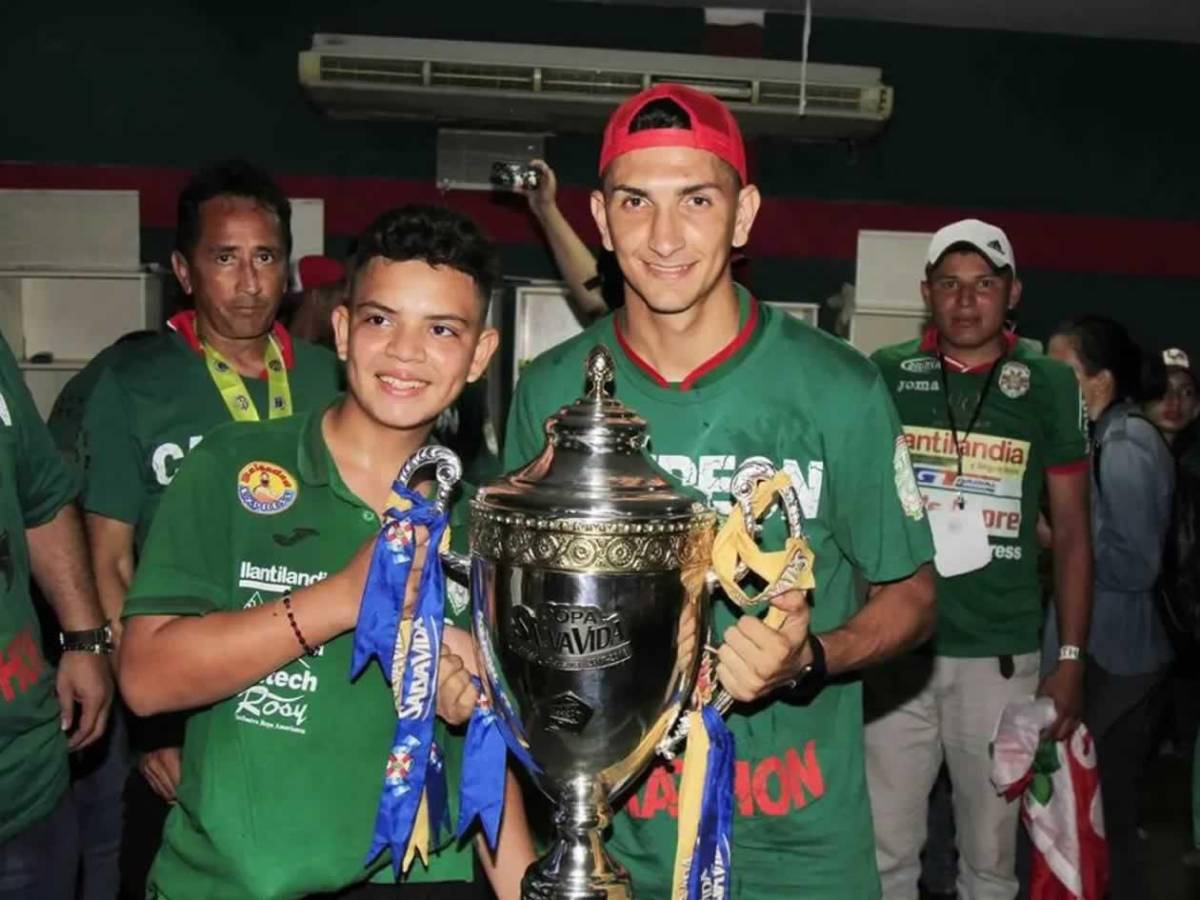 Johnny Leverón dejó el fútbol en silencio y ahora tiene nueva vida en EEUU: de qué trabaja