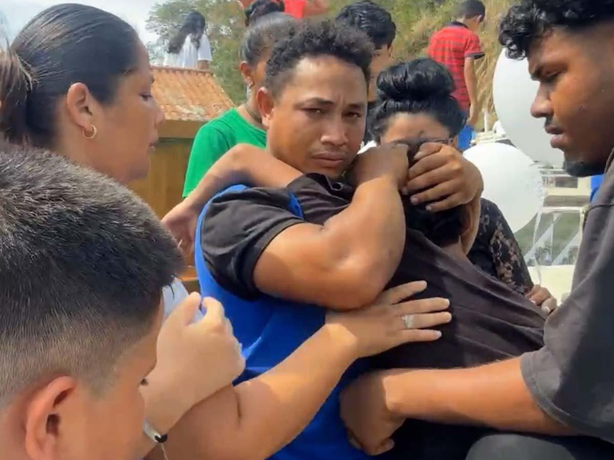 Me quedé sin mi otra mitad: despiden a estudiantes del Perla asesinado en El Progreso