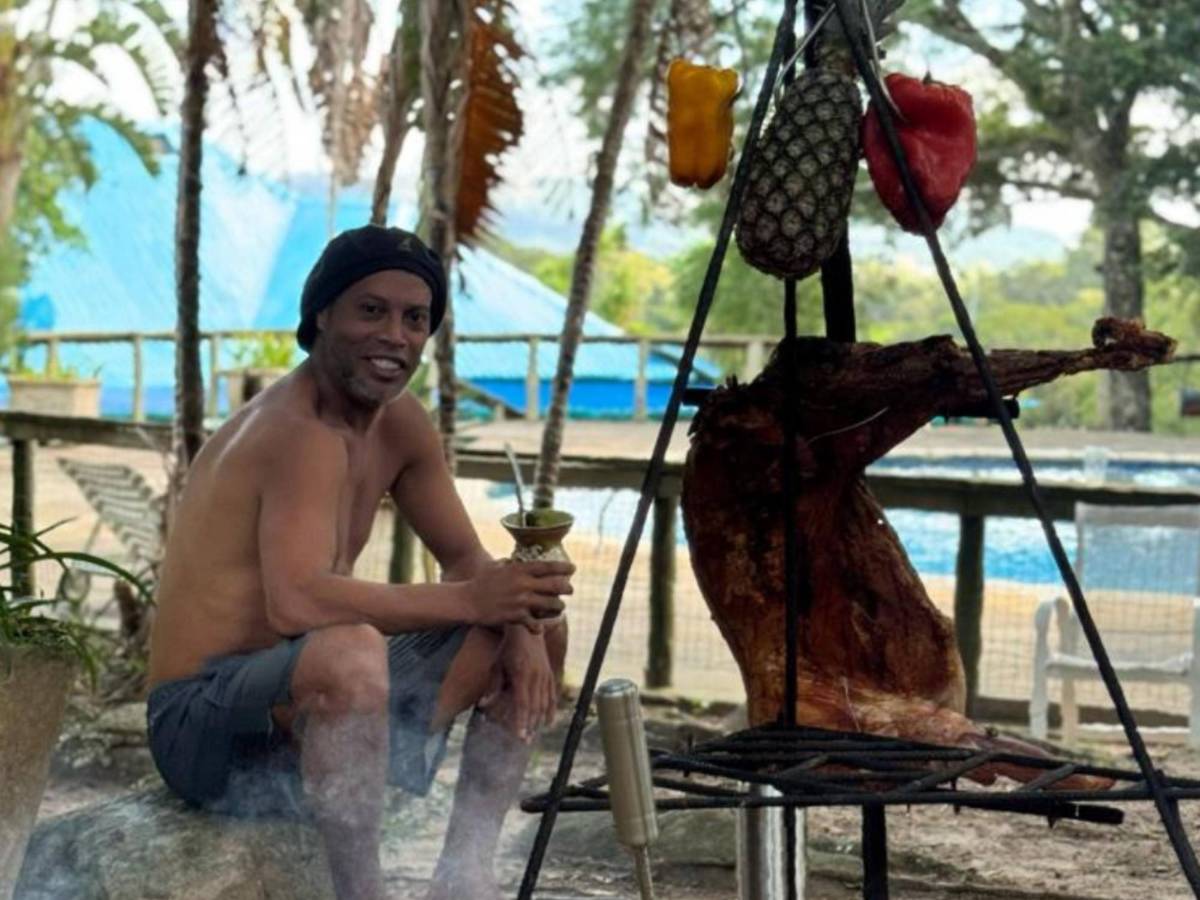 Ronaldinho se reinventa: Su nueva vida tras haber estado en la cárcel