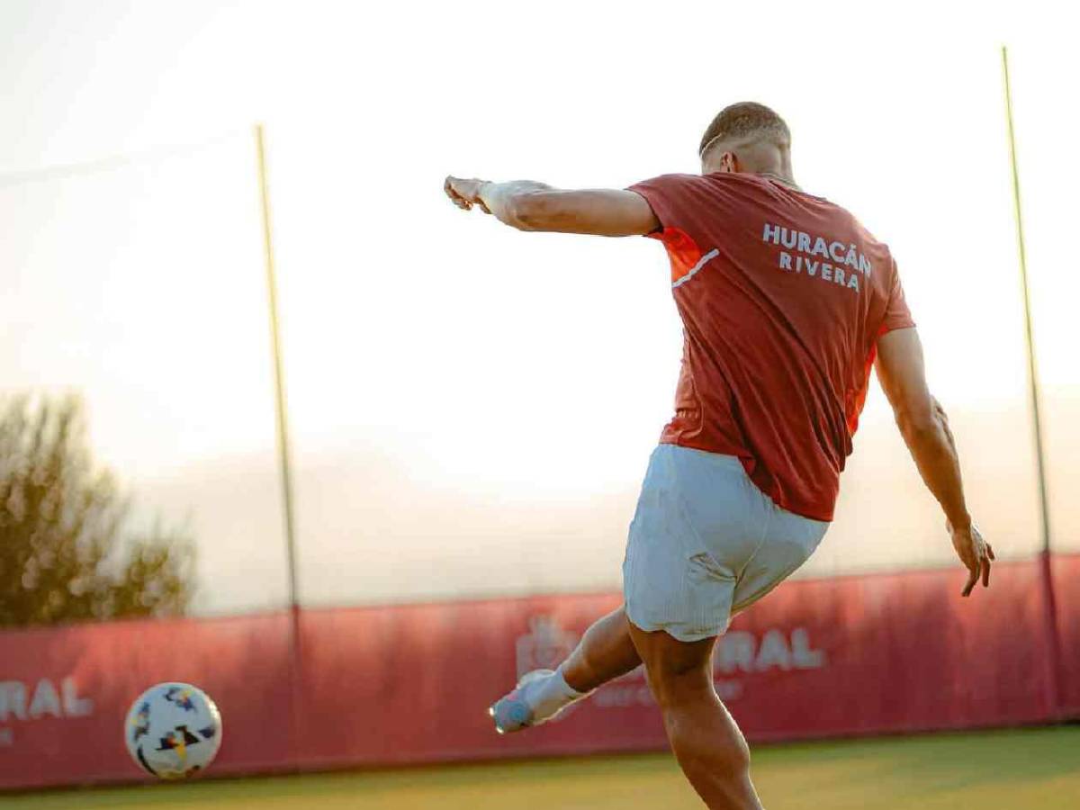 Ronald Araújo deja Barcelona: sorprende y hace curioso viaje espiritual