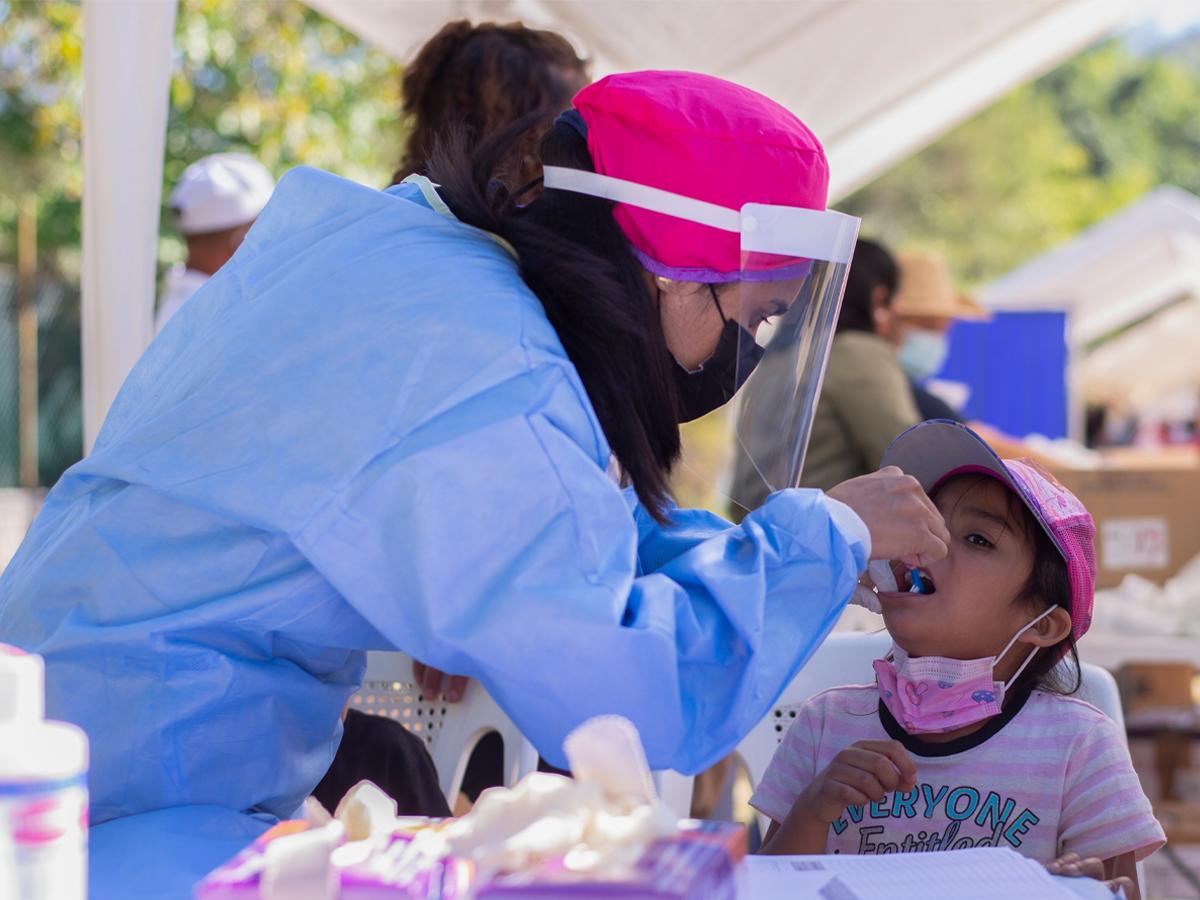 El programa ha conformado 120 equipos de salud familiar para llegar a las comunidades con atención primaria. En el 2022 brindaron 30,000 servicios de salud integral.