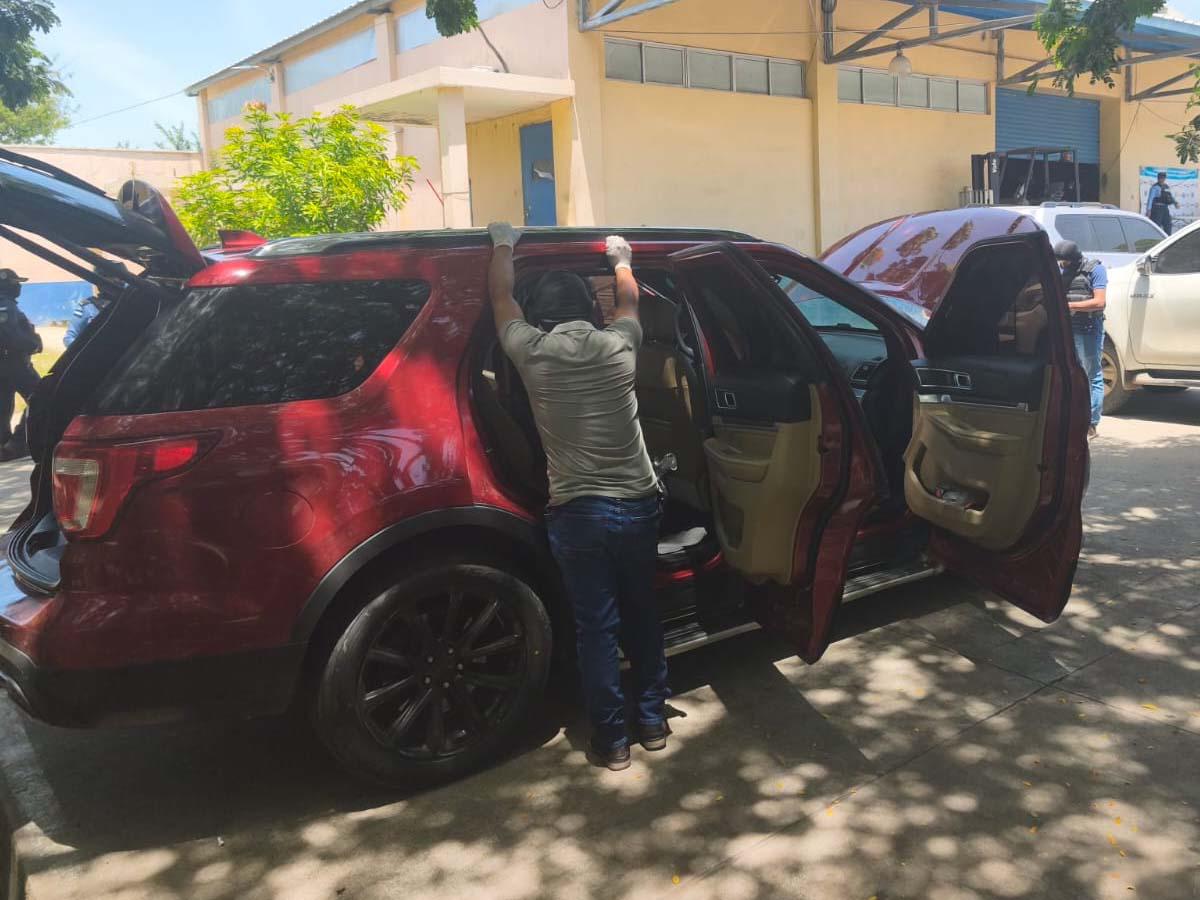 200 mil dólares y 150 paquetes de cocaína decomisan a mujeres en camioneta en Choluteca