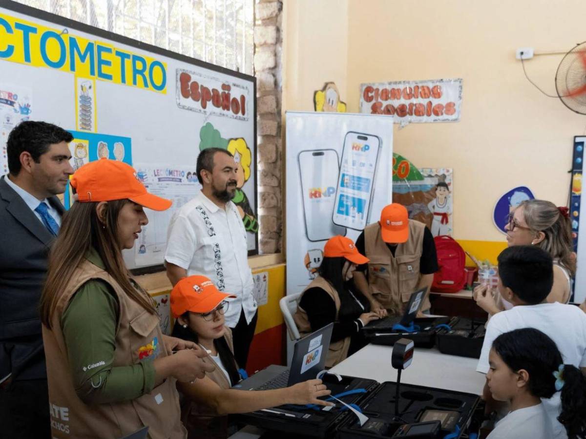 Así es el Dinna, el documento para identificar a los menores en Honduras