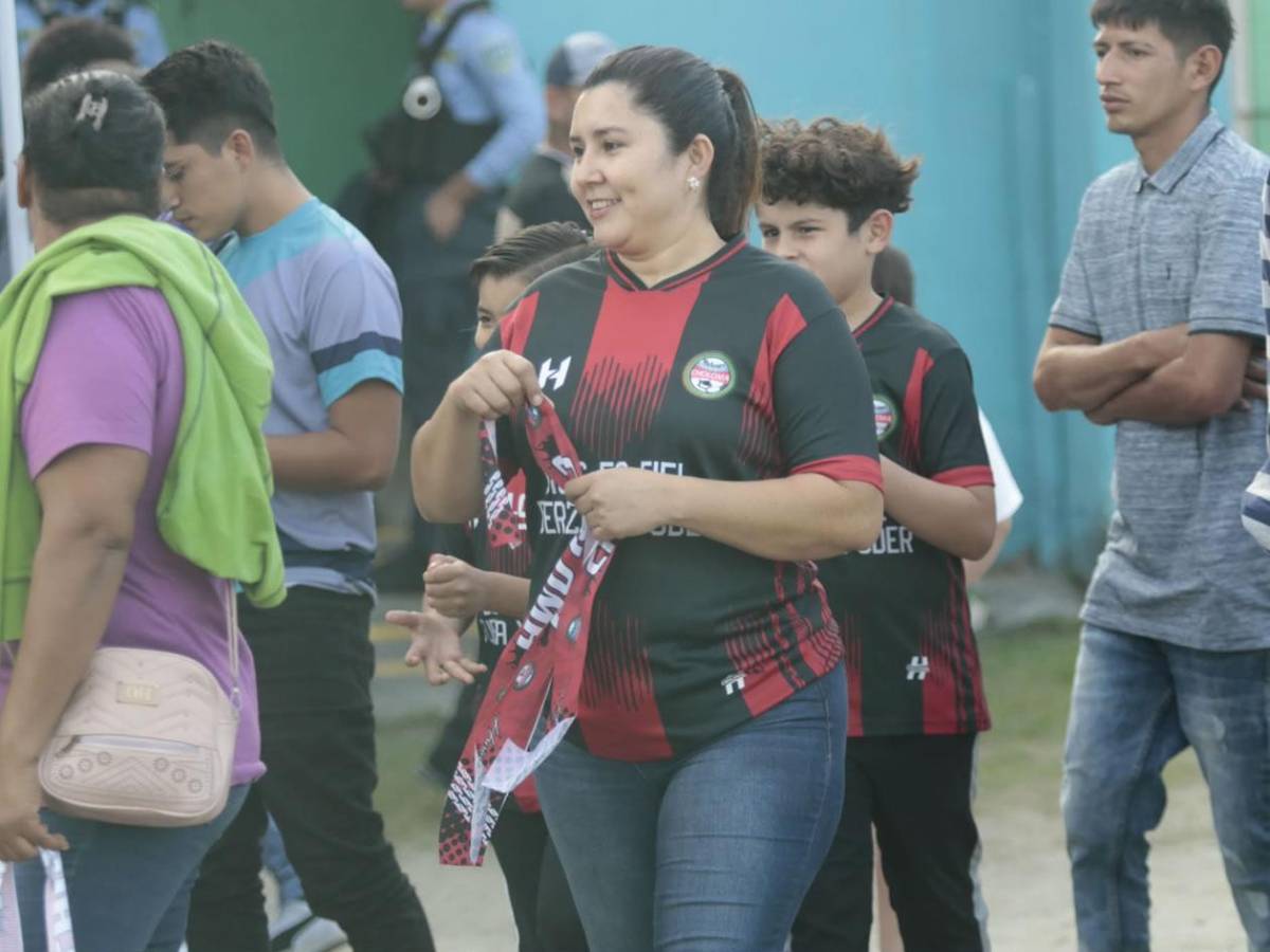 Esposa de exjugador, modelos y la pelirroja: las bellas chicas de la jornada 2