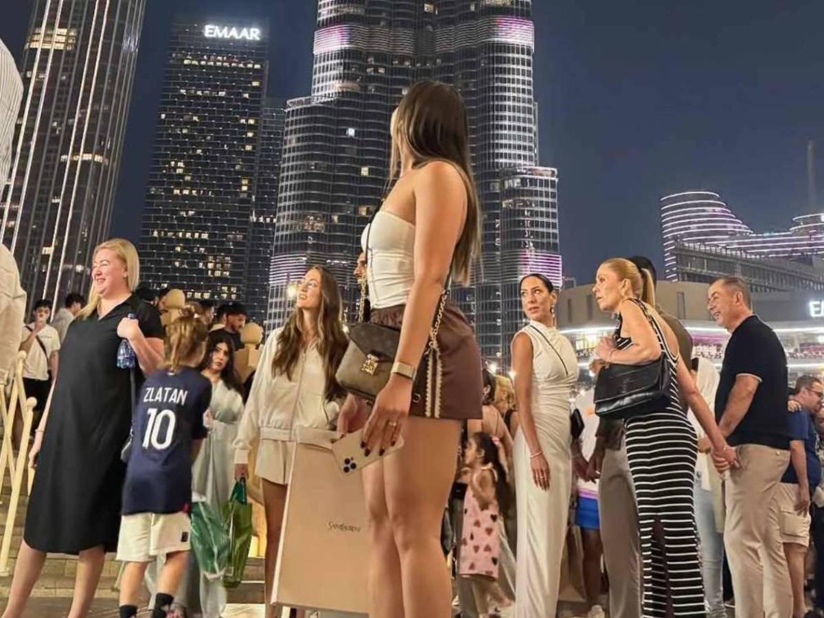 Fotos: Esposa de futbolista hondureño sorprende en Dubái