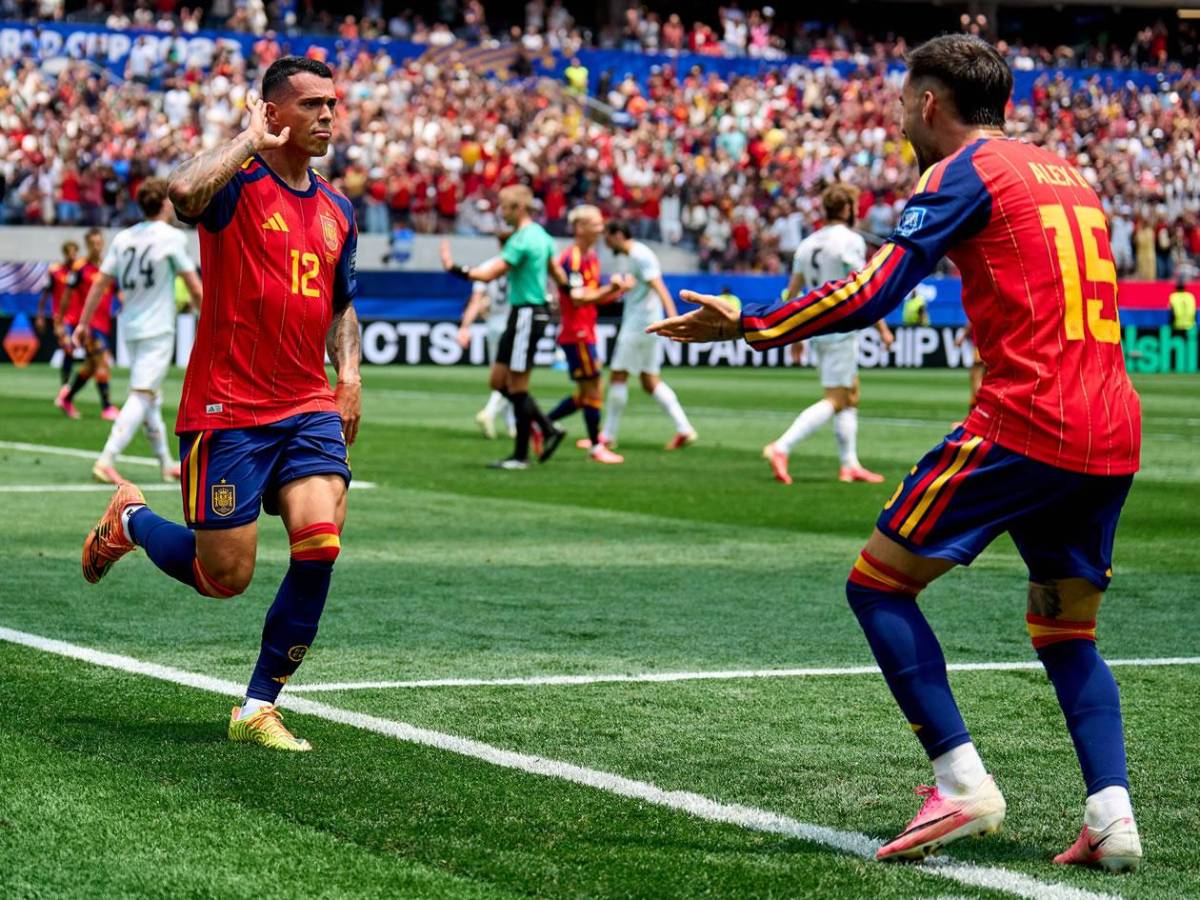 La frustración de Lamine Yamal en fiesta de España, polémico MVP y novia de crack cautiva