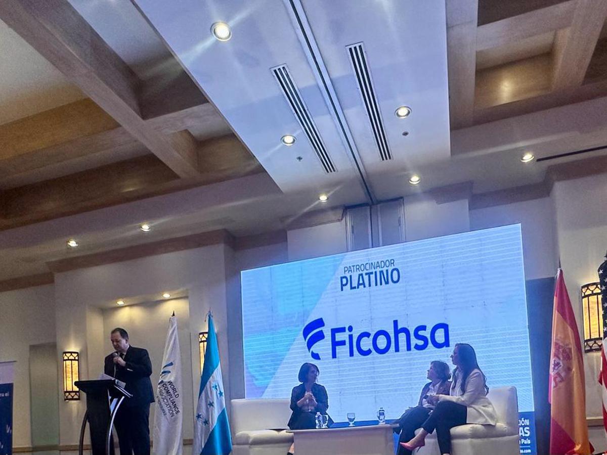Participación de Grupo Ficohsa en el panel “Realidades y Desafíos del Cumplimiento en Honduras”, junto a representantes de World Compliance Association, Capítulo Honduras; Unitec; y el BCIE.