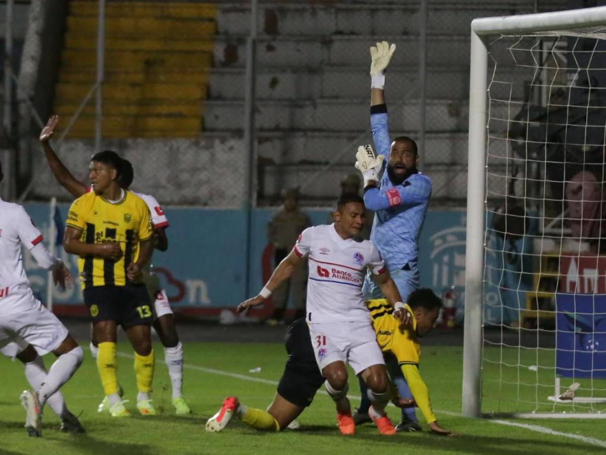 Hija de leyenda, enfado de Menjívar, las grúas en el Nacional y petición a Moya