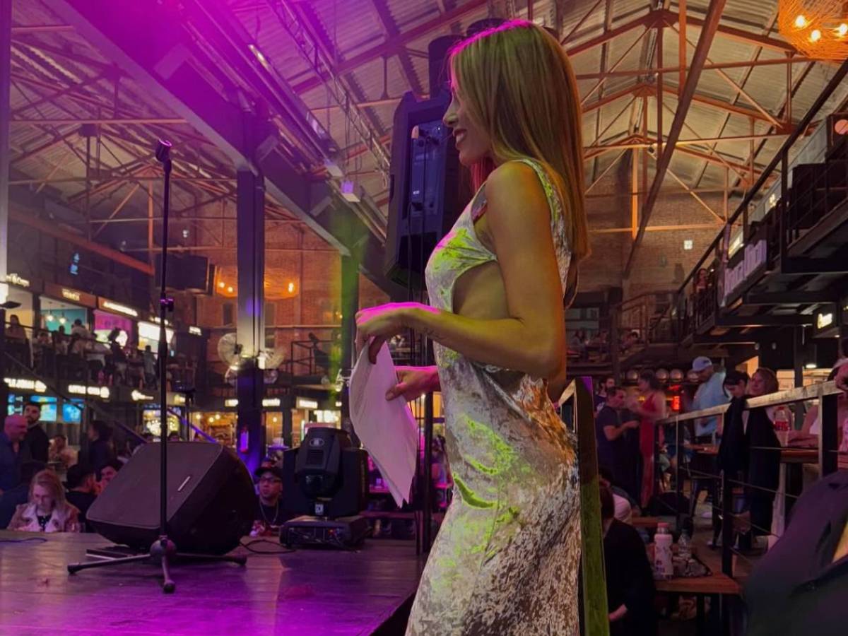 Escándalo: Novia de un delantero fue captada robando en tienda y ella reacciona