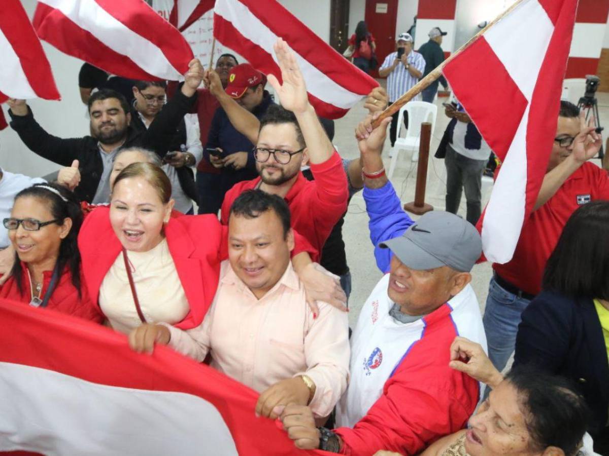 Euforia en el búnker liberal: Fotos del festejo tras ventaja de Nasralla