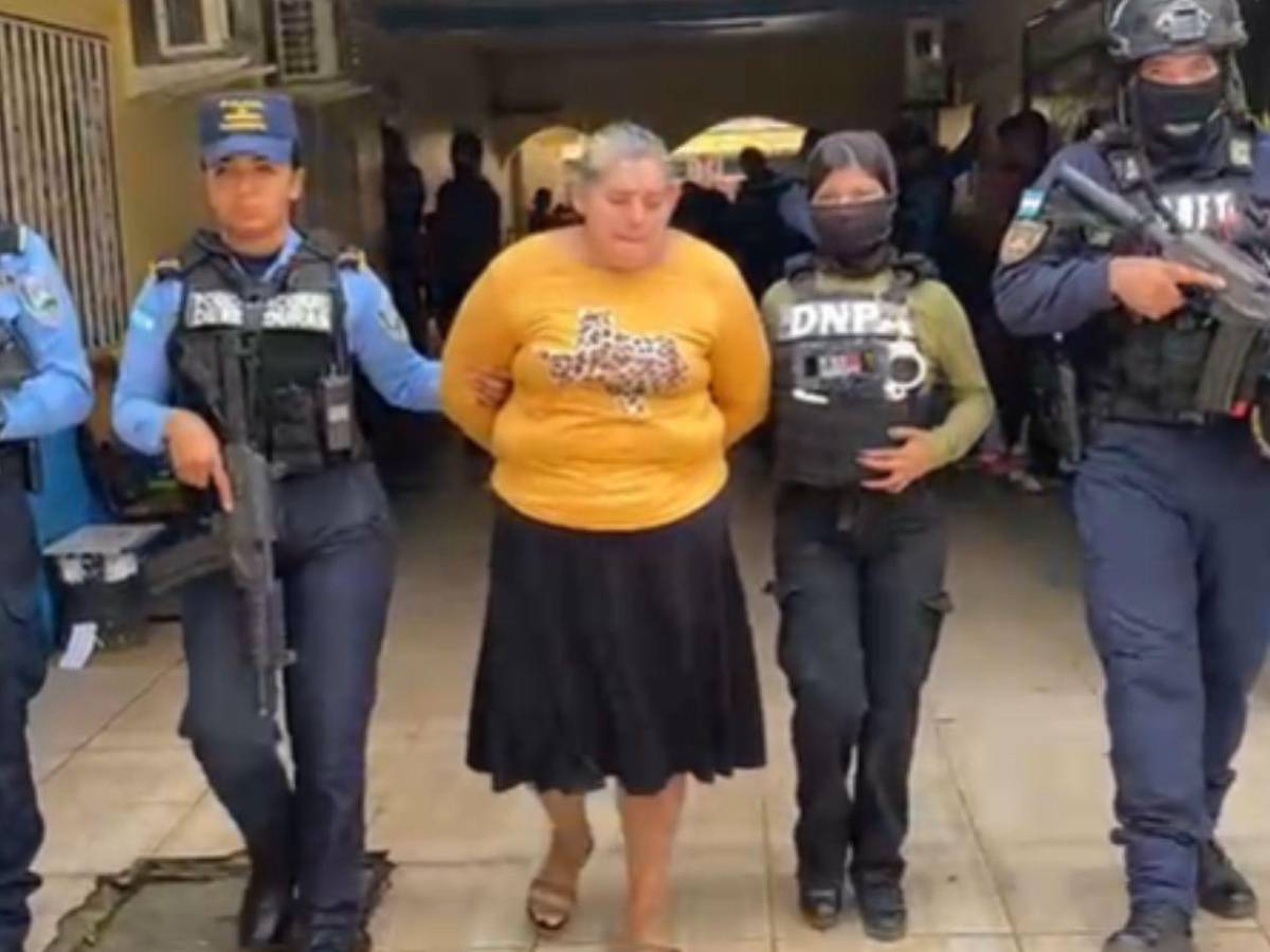 Capturan a la 'Señora de Acero por traficar estupefacientes ocultos entre hilos de costura