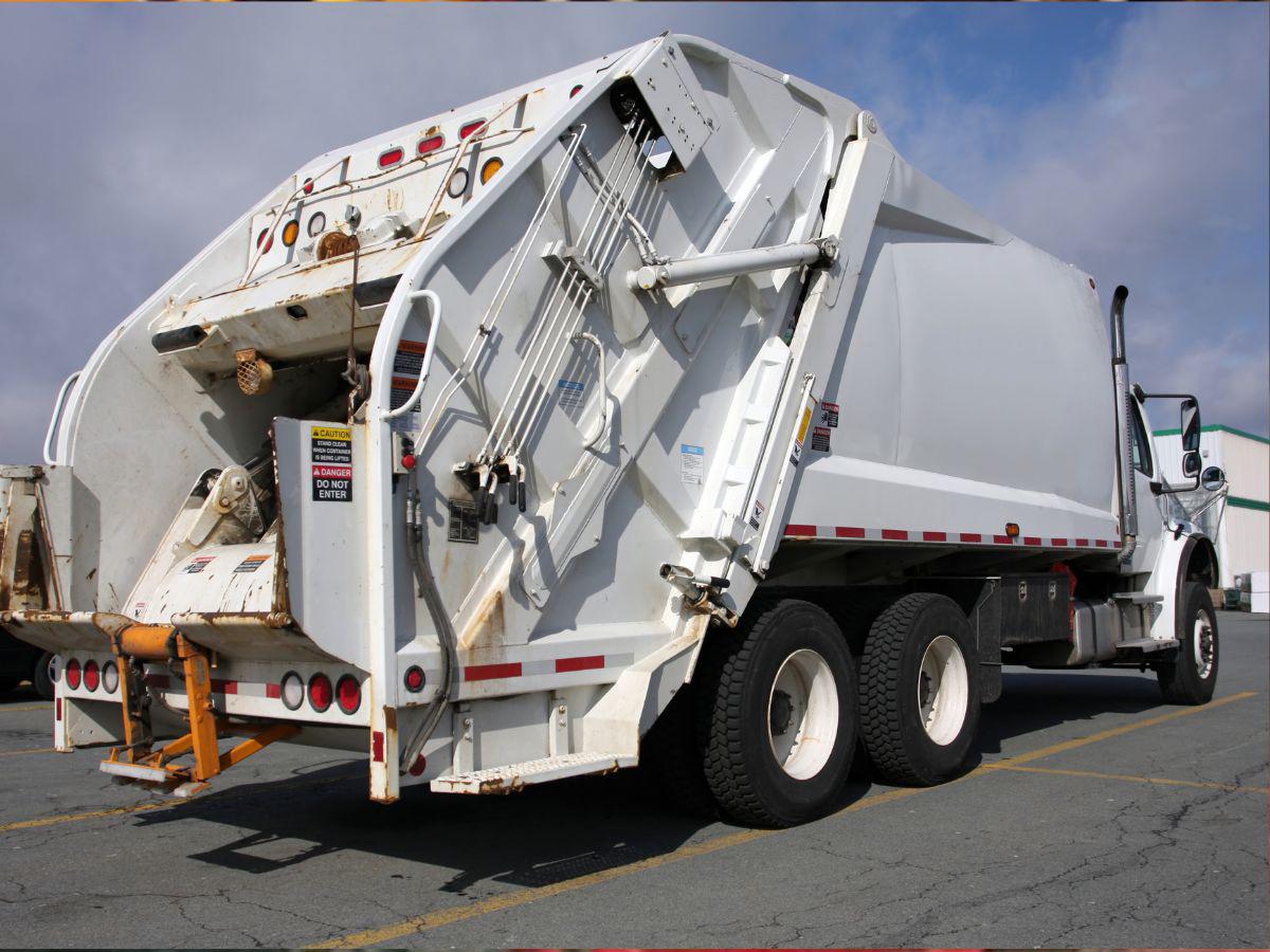 Hondureño muere aplastado dentro de camión de basura en Nueva York