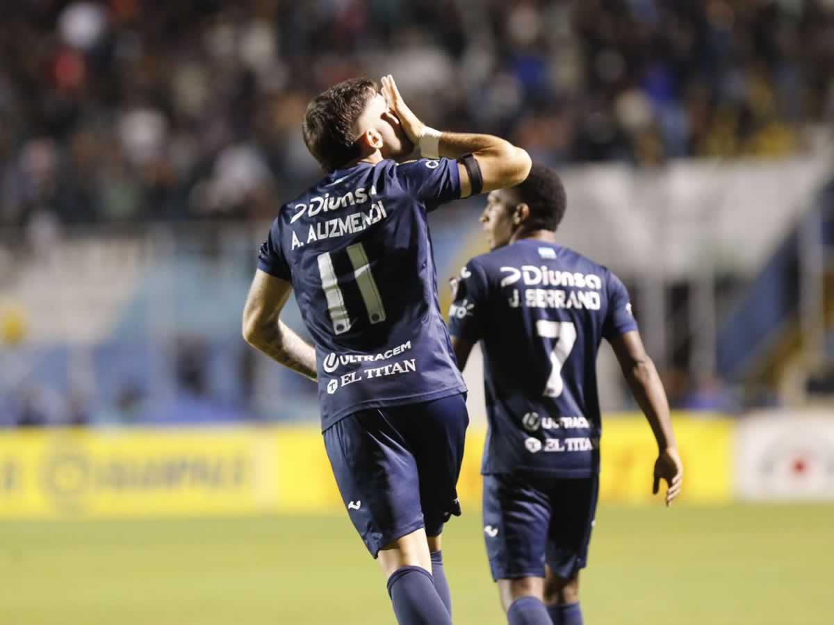 Agustín Auzmendi le dedicó el gol a su novia Cecilia García.