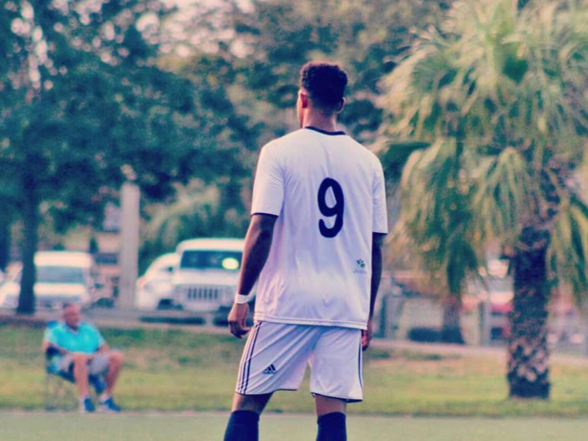 Hijo de Carlos Pavón llega a Honduras y sorprende con su nueva vida