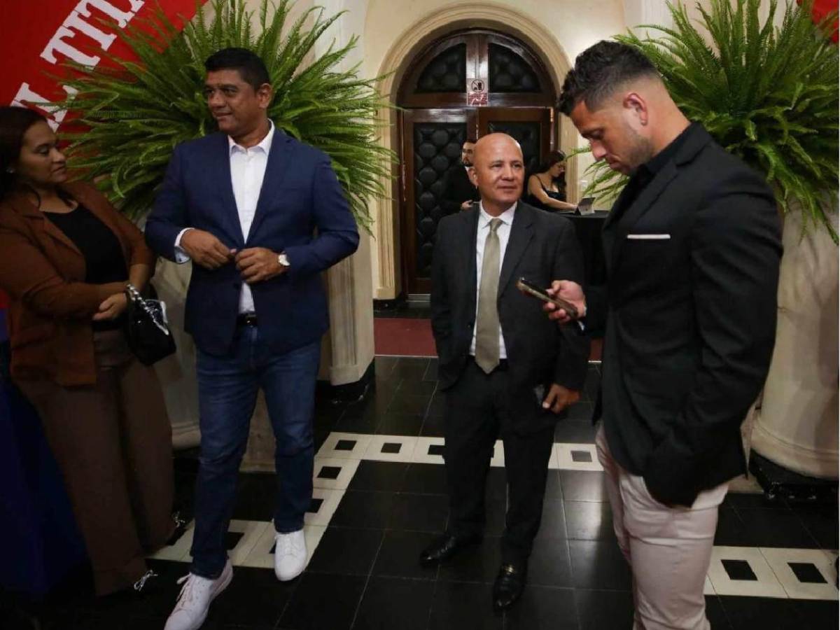 Premios DIEZ: Rodrigo y Laura Meza presentes, bellezas y figuras