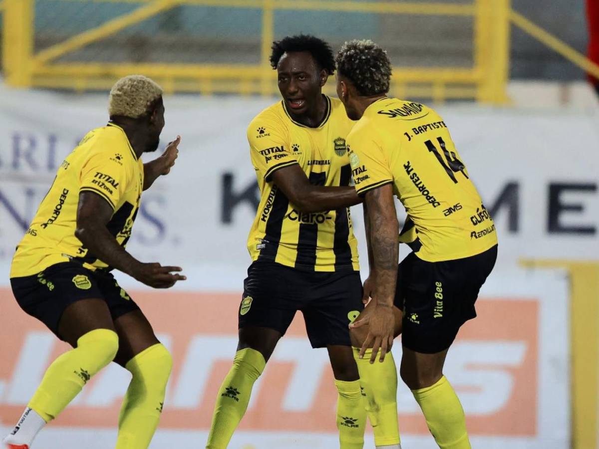 Real España celebra, Olimpia sufre y discusión de compañeros, culpable y desmayo