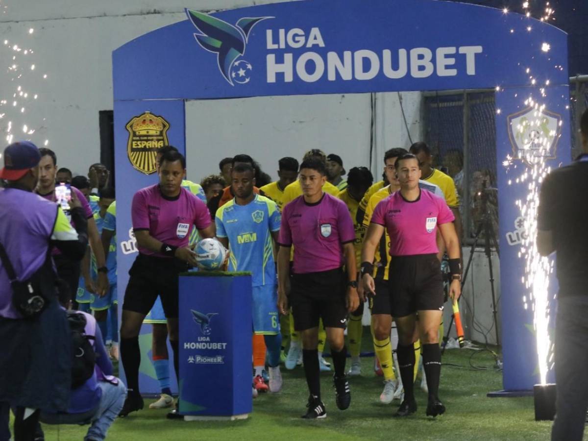 Bailes, locura del Real España, Pavón sorprendió, ¿qué pasó con Tilguath?