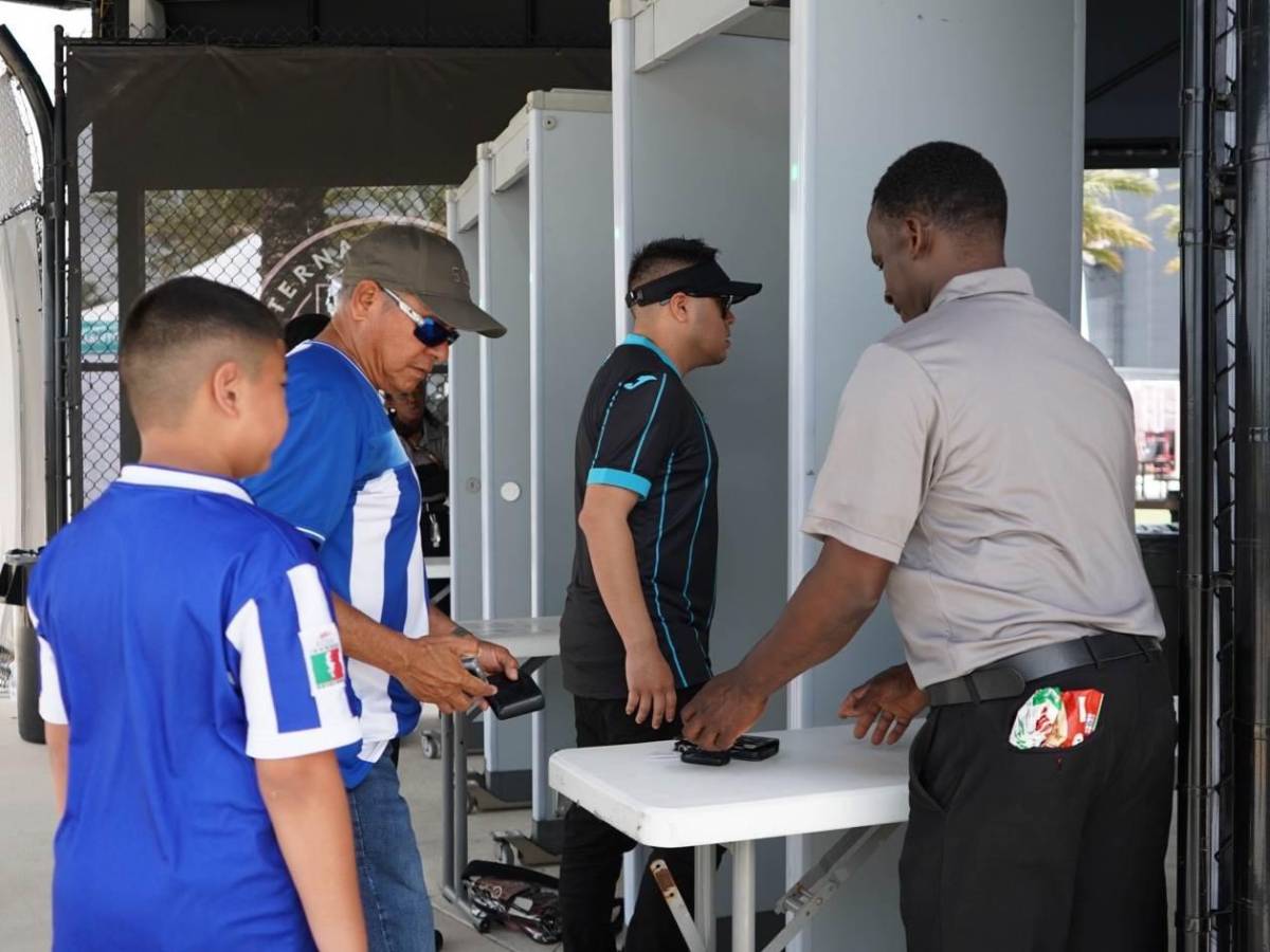 Carne asada y buen ambiente: Furor por Honduras vs Guatemala en Miami