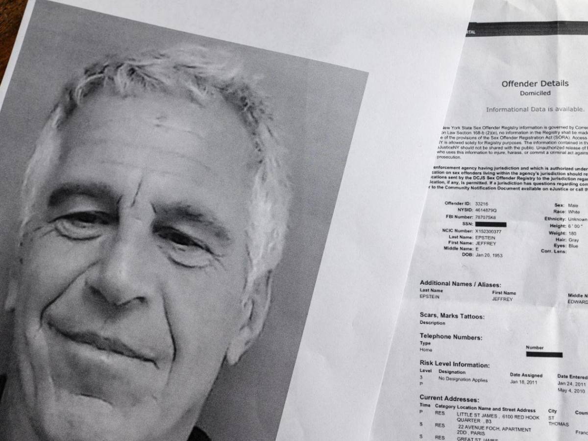 ¿Por qué el nombre de Mottola figura 700 veces en el caso Epstein?