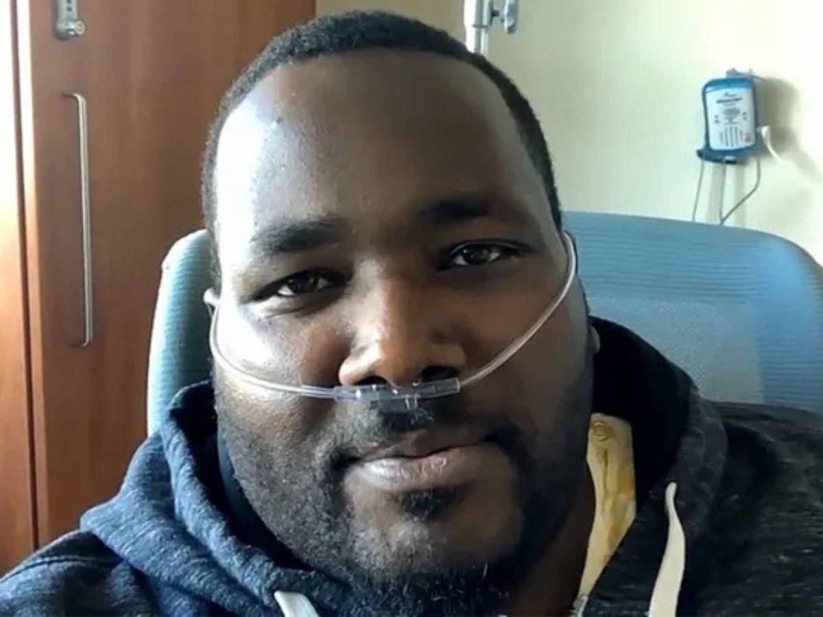 Quinton Aaron está en estado crítico tras accidente y su familia pide ayuda