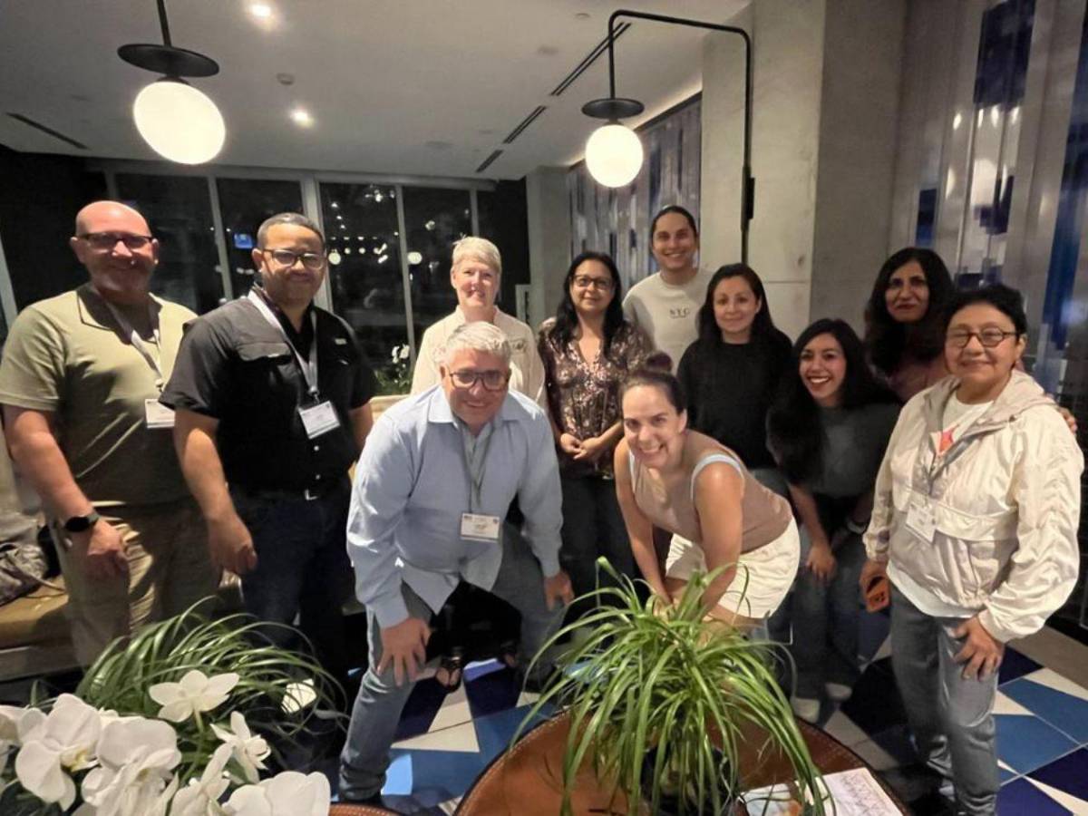 Periodistas estrechan lazos en cobertura de programa de inmigración